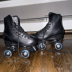 C SEVEN C7skates Quad Roller Skates Black for Kids